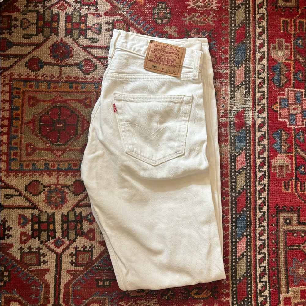 Levi’s Straight leg white jeans